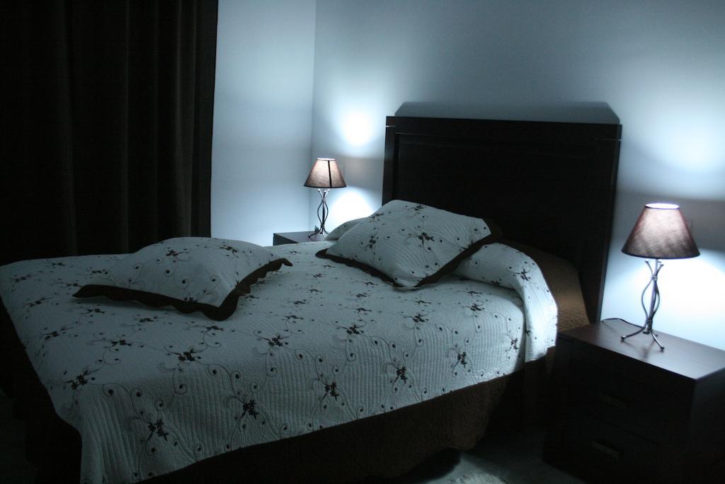 Apartamentos Turisticos Mirayuste Guadalupe  Zewnętrze zdjęcie