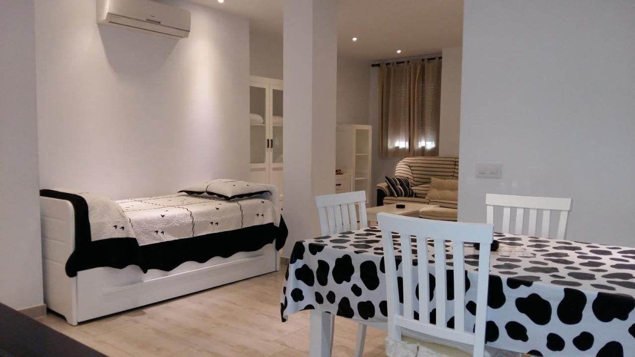 Apartamentos Turisticos Mirayuste Guadalupe  Zewnętrze zdjęcie