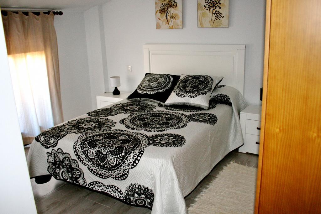 Apartamentos Turisticos Mirayuste Guadalupe  Zewnętrze zdjęcie