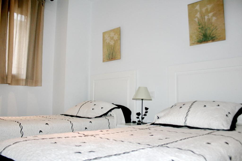 Apartamentos Turisticos Mirayuste Guadalupe  Zewnętrze zdjęcie