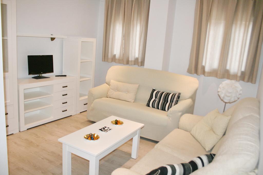 Apartamentos Turisticos Mirayuste Guadalupe  Zewnętrze zdjęcie