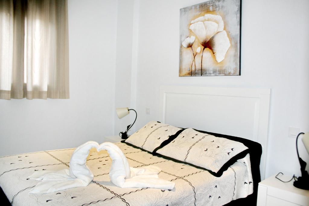 Apartamentos Turisticos Mirayuste Guadalupe  Zewnętrze zdjęcie