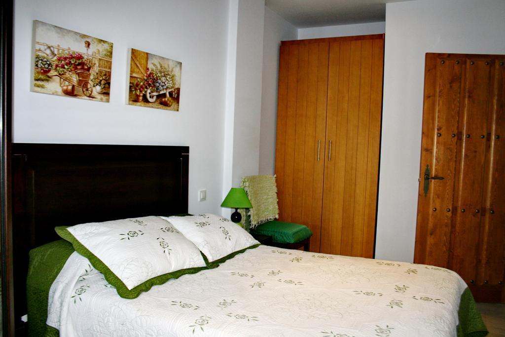 Apartamentos Turisticos Mirayuste Guadalupe  Zewnętrze zdjęcie