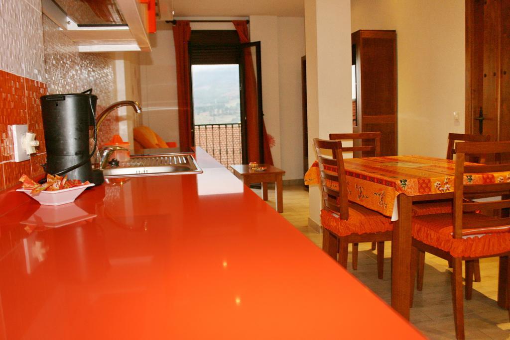 Apartamentos Turisticos Mirayuste Guadalupe  Pokój zdjęcie
