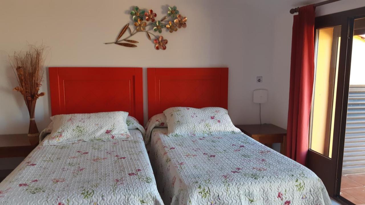 Apartamentos Turisticos Mirayuste Guadalupe  Zewnętrze zdjęcie