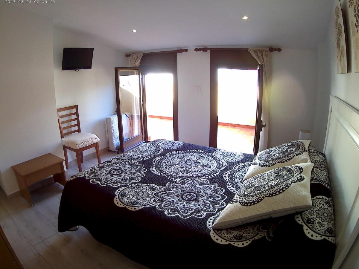 Apartamentos Turisticos Mirayuste Guadalupe  Zewnętrze zdjęcie